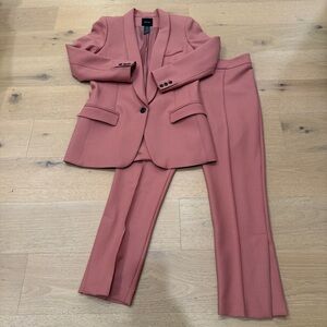 Smythe Women’s Long Shawl Blazer (10) Stove Pipe Pant (8) Set Bisque Wool Blend
